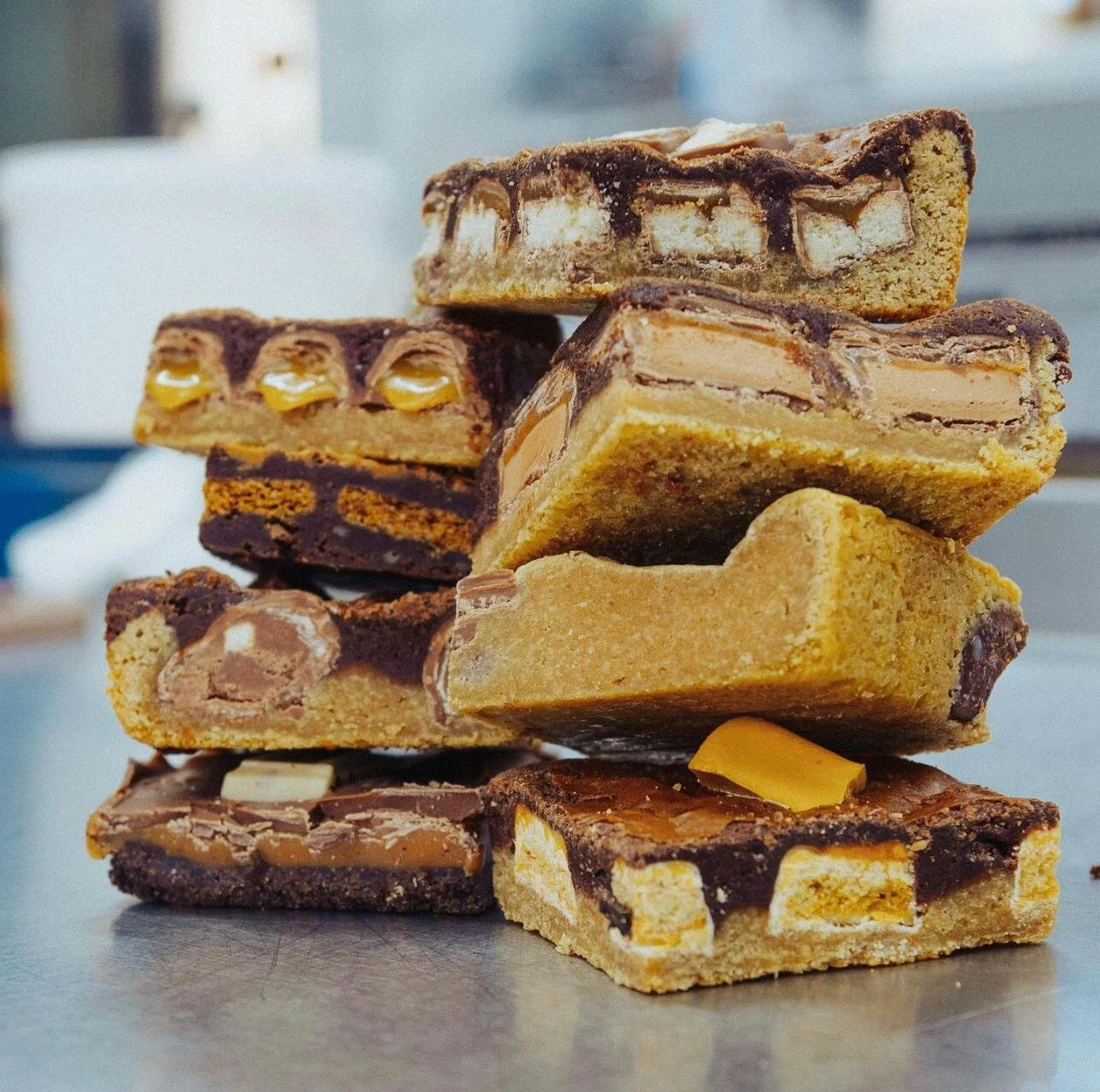 The Savvy Baker sells a range of delicious brownies, including Mars Bar brookies, cookie bars stuffed with White Oreo dairy milk, gooey Rolo brownies and white Twix brownies.