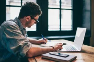 There is so much more to putting a story together for the news (Shutterstock)